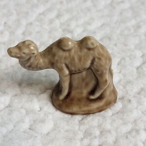 Wade England Vtg Red Rose Tea Miniature Porcelain Camel Figurine Art Collectible